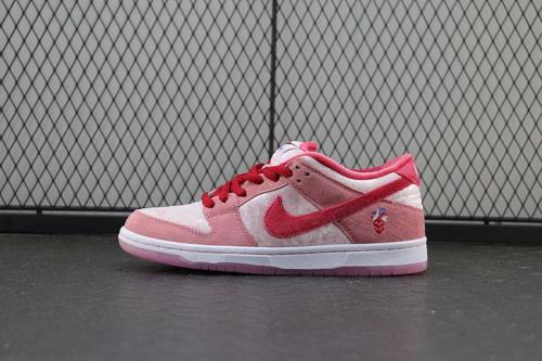 【Clearance】 SB Dunk Low x StrangeLove (Special Box)