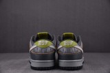 Nike SB Dunk Low Friends and Family