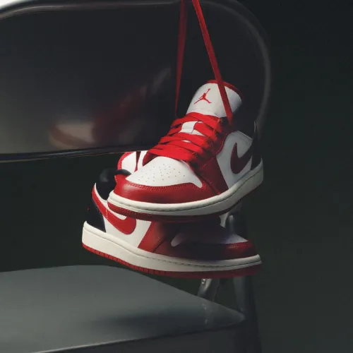 Jordan 1 Low Reverse Black Toe (Women Size!!)