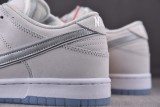 Nike SB Dunk Low White Lobster (Friends and Family)
