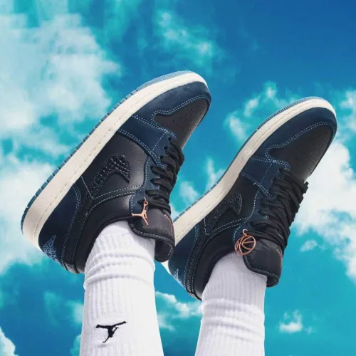Air Jordan 1 Low Midnight Navy