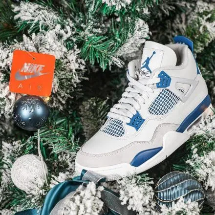 Air Jordan 4 Retro MILITARY BLUE（2024）