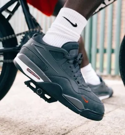 Jordan 4 RM SP Nigel Sylvester Driveway Grey