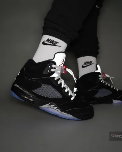 Air Jordan 5 Black Metallic Reimagined