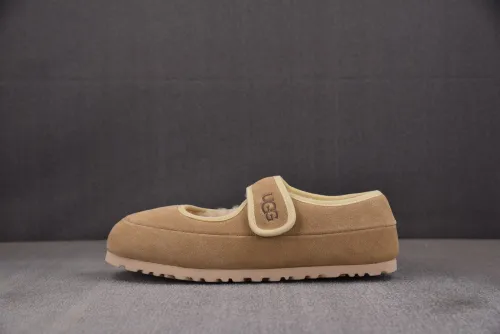UGG Classic Mini Platform Sand