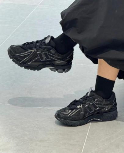 New Balance 1906A Black