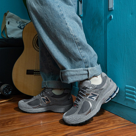 New Balance 2002R Grey