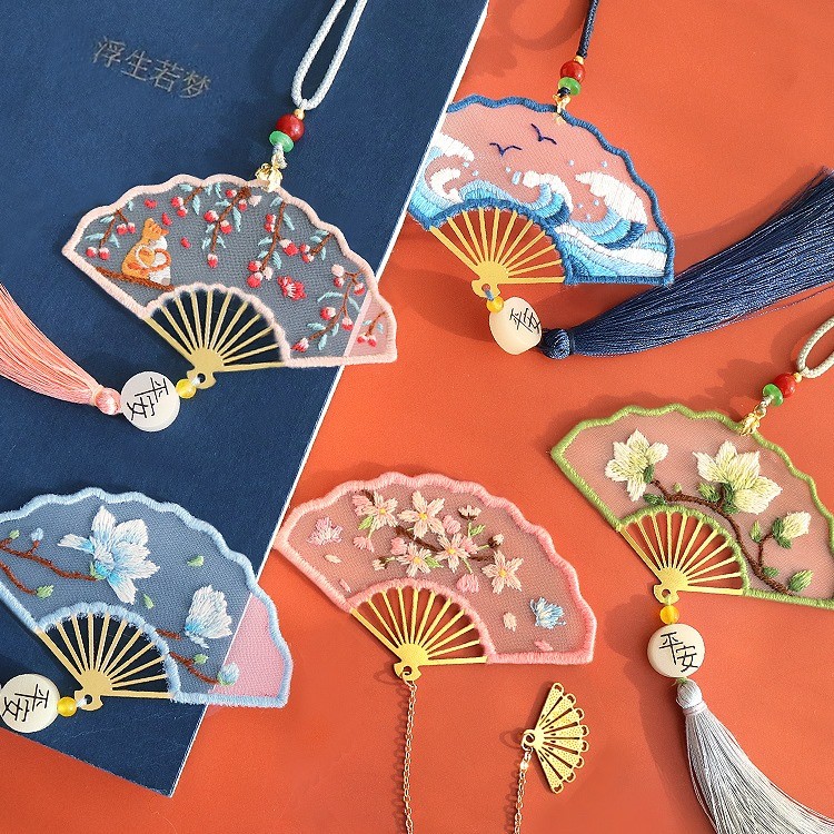 Nt 339 Diy手工刺繡古風書籤平安符團扇材料包 贈送繡繃 書籤禮盒 M Aeqpw Com Nt 339 Diy手工刺繡古風書籤平安符團扇材料包 贈送繡繃 書籤禮盒 M Aeqpw Com