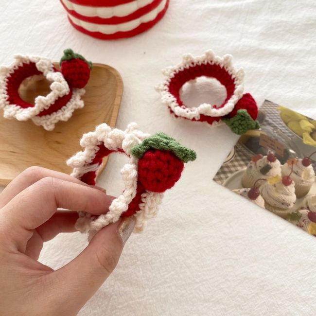 【Kectios™】可愛毛線草莓蛋糕編織髮圈甜美百搭頭繩發繩手環少女心髮飾品