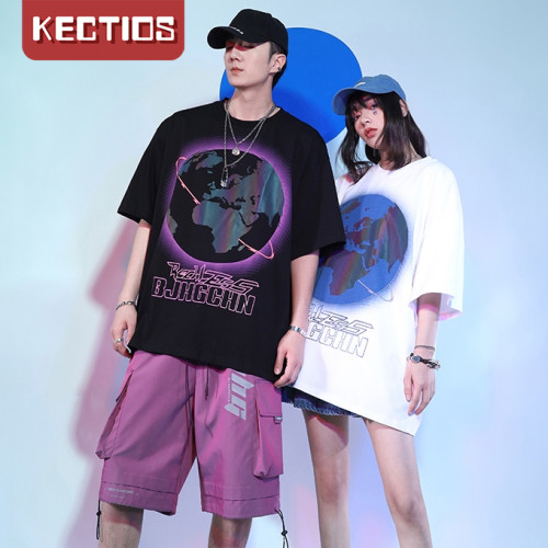 【Kectios™】夏季2021新款反光地球五分短袖T恤男潮寬鬆情侶半袖體恤