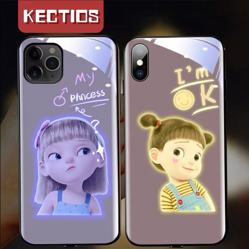 【Kectios™】可愛小女孩來電發光手機殼 全包卡通七彩玻璃殼