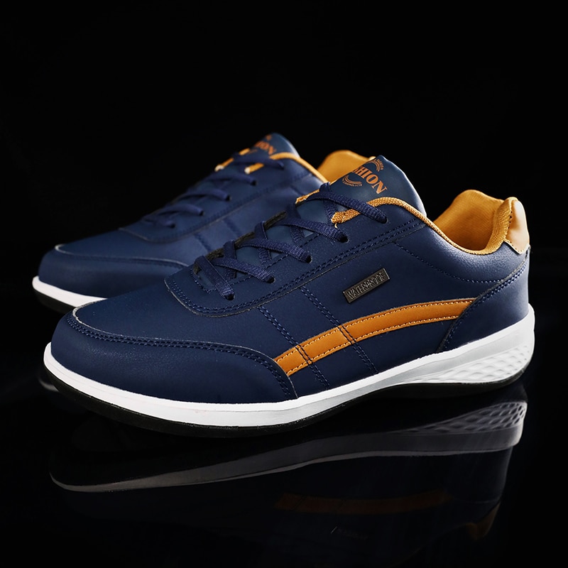 black casual tennis shoes