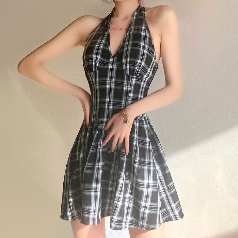 Fashionable design and slim black plaid halter-neck jumpsuit skirt K21D02160