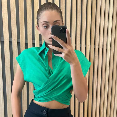 Top solid color cropped short-sleeved t-shirt
