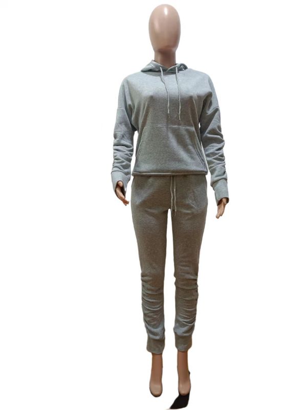 Women's Thickened Casual Long Sleeve Sweater Sports Two-Piece Pleated Pants Suit