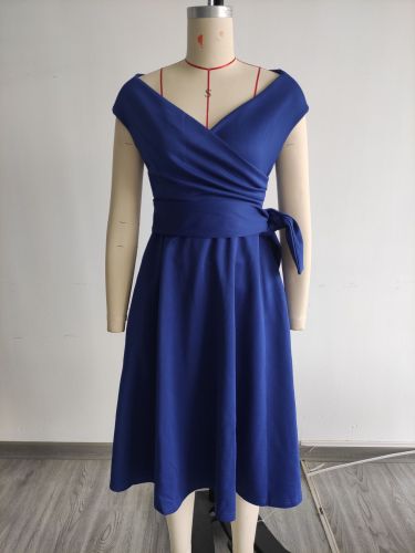 Women's straight neck side seam zipper large swing pocket dress with belt