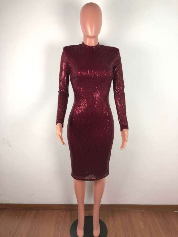 Slim fitting dress sequin medium length dress