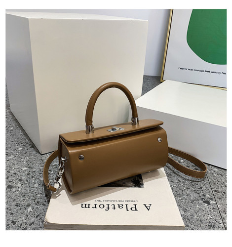 Temperament Handheld Fashion Small Square Bag Women's Bag Versatile Straddle Lock Single Shoulder Bag