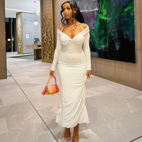 Sexy V-neck hanging neck solid color long-sleeved split buttock pleated fashionable dress