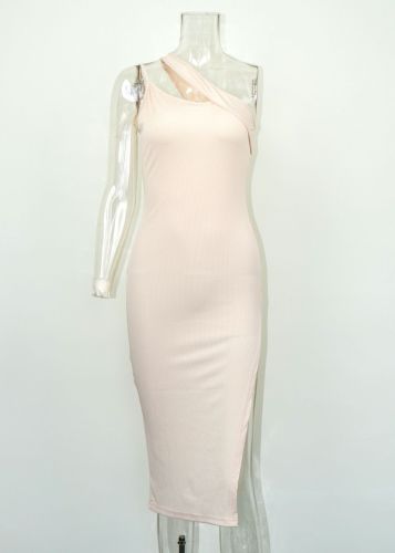 Sexy slit dress with sloping shoulder straps, irregular slim fitting and slimming dress