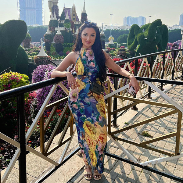 Casual printed sleeveless slim fitting backless mesh hanging neck long dress