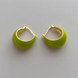 Minimalist design with circular metal drip earrings