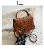 Single shoulder crossbody bag, simple chain small bag, fashionable and casual Lingge women's bag, small square bag