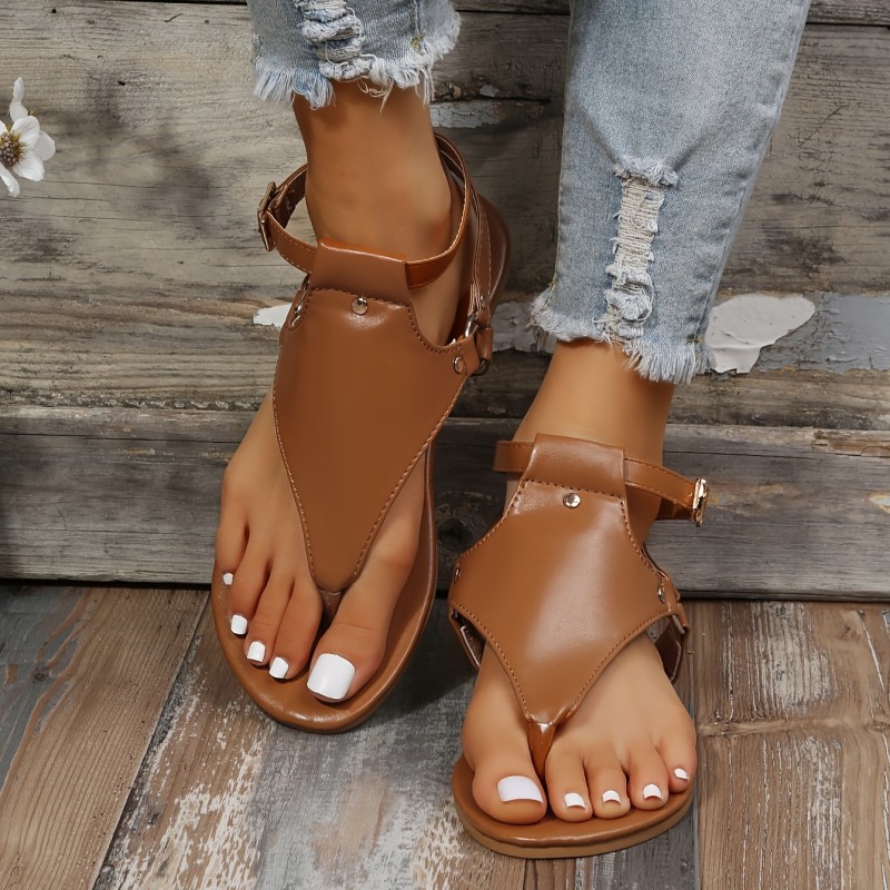 Women's outdoor flat bottom rivet buckle fashion flat bottom sandals