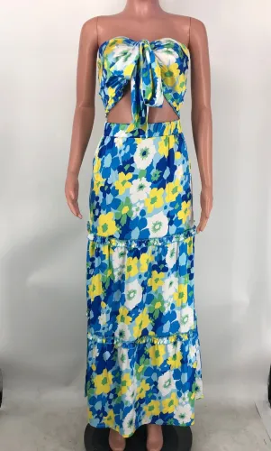 Fashionable women's printed bra and two piece skirt with large hem