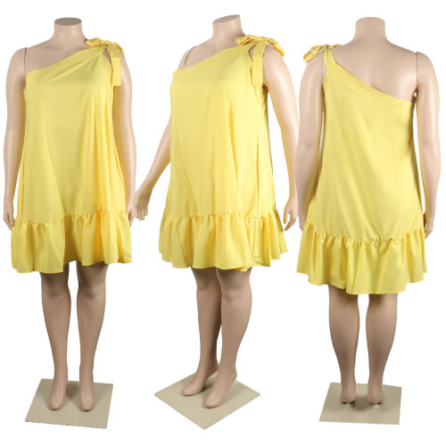 Sexy, fashionable, minimalist diagonal shoulder straps, solid color oversized loose fitting dress