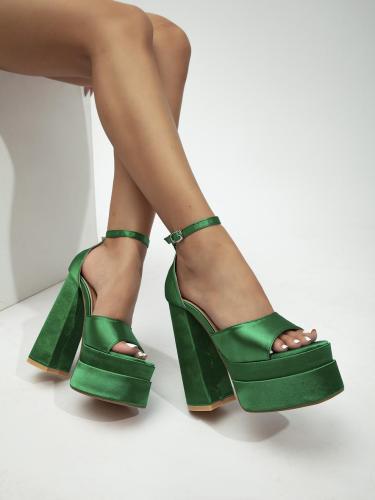 Hentian High Thick Sole Flat Button Strap Women's Sandals