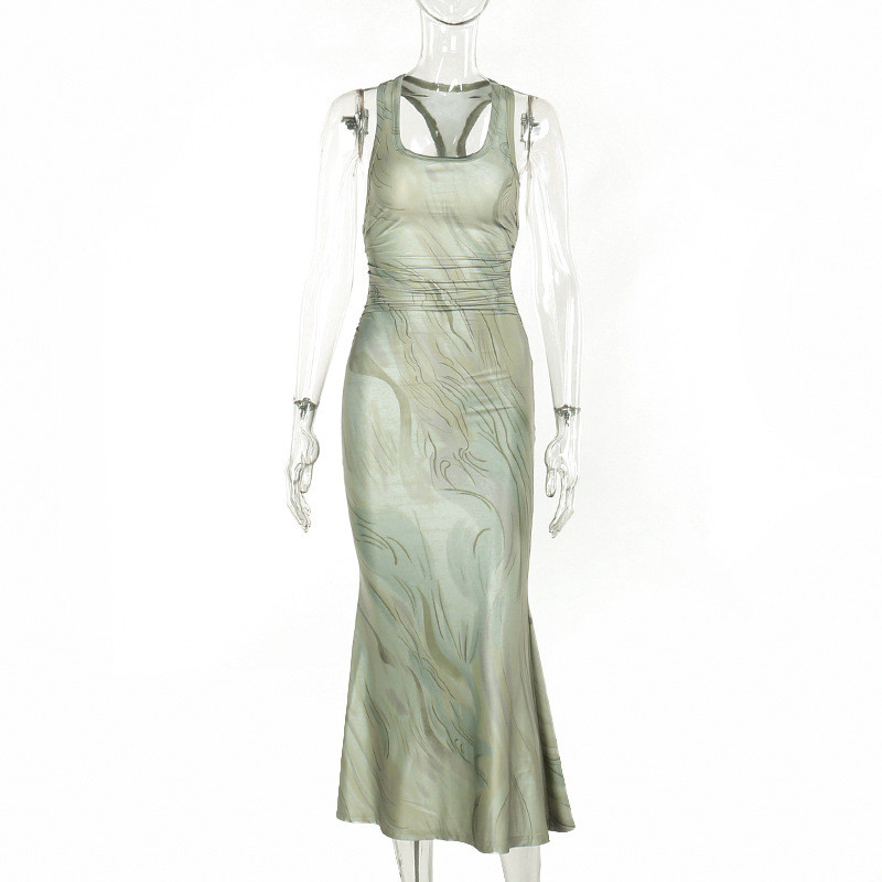 Tank print pleated slimming dress