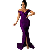 Large V-neck slightly wrinkled tight fitting dress