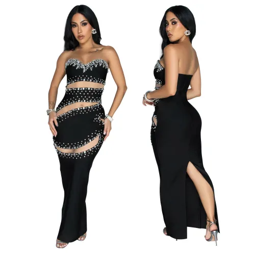 Strapless sleeveless long hip hugging dress