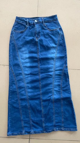 Elastic denim skirt