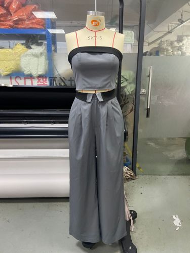 Two piece set of contrasting vest, wide leg suit pants