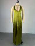 Hanging neck V-neck exposed back pressure pleated oversized swing dress