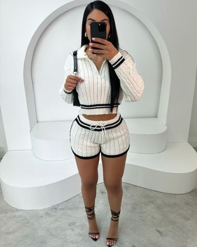 Knitted contrasting collar pullover sweater shorts set