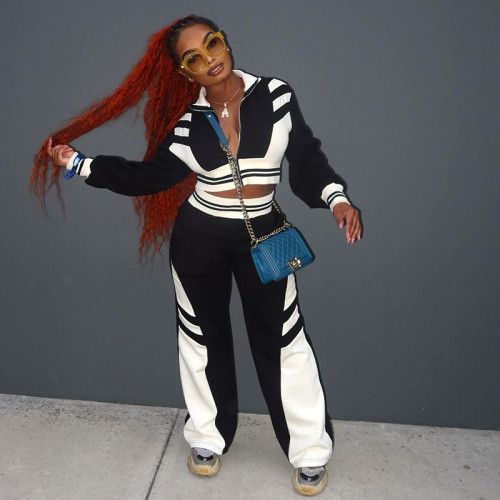 Two piece set of contrasting collar top and wide leg pants