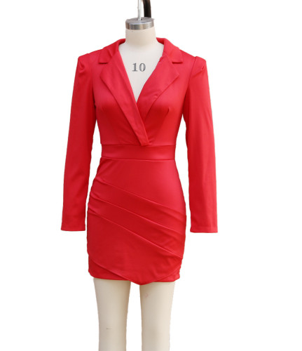 Long sleeved suit collar, hip hugging dress