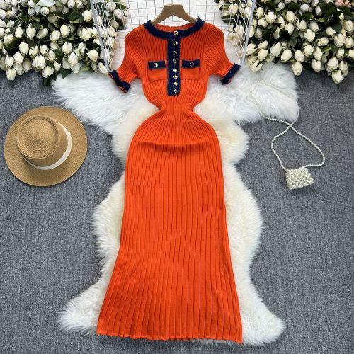 Color blocking round neck metal buckle knitted short sleeved dress