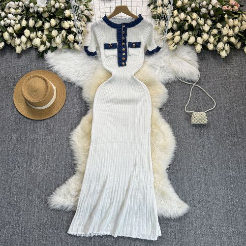 Color blocking round neck metal buckle knitted short sleeved dress