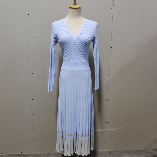 Cross V-neck knitted dress, medium length pleated skirt
