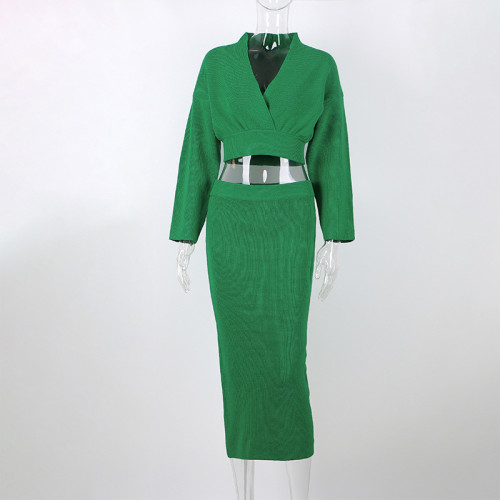 Long sleeved V-neck 70% sweater+mid length skirt set