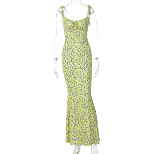Small floral suspender dress with large swing skirt