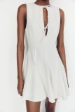 Bow shaped sleeveless dress