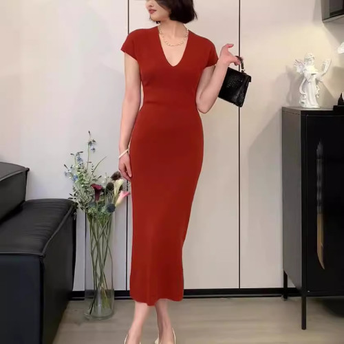 V-neck sleeve front shoulder cinched knit dress