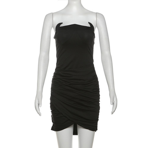 Slimming pleated strapless and hip hugging dress