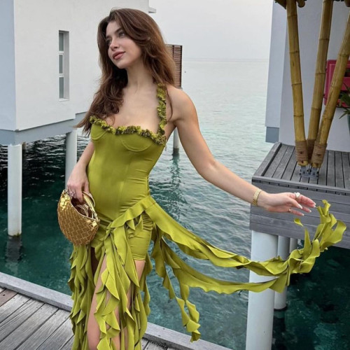 Irregular neck slimming dress