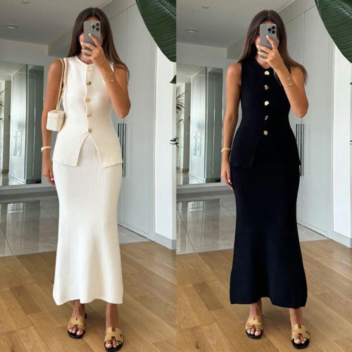 Solid color slim fit hip hugging two-piece knitted long skirt set
